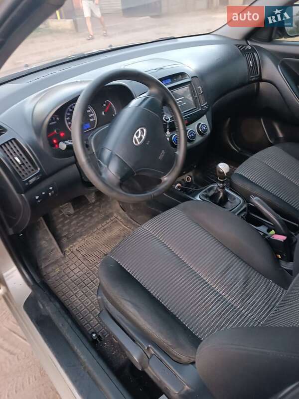 2010 hyundai elantra