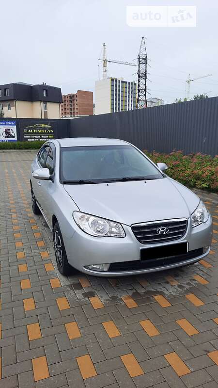 2011 hyundai elantra