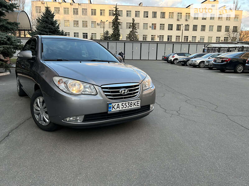 2011 hyundai elantra