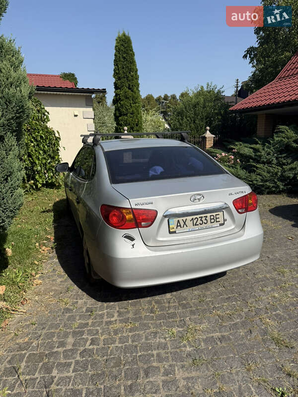 2011 hyundai elantra