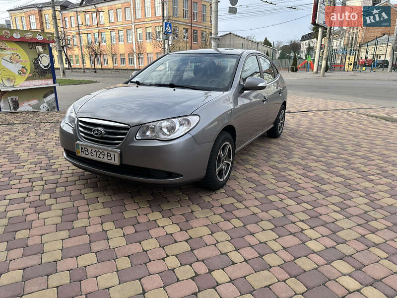 2011 hyundai elantra