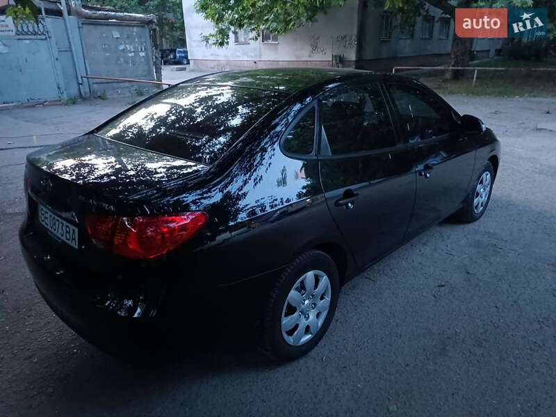 2011 hyundai elantra