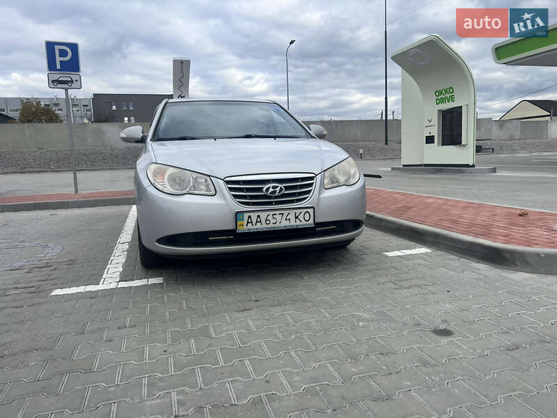 2011 hyundai elantra