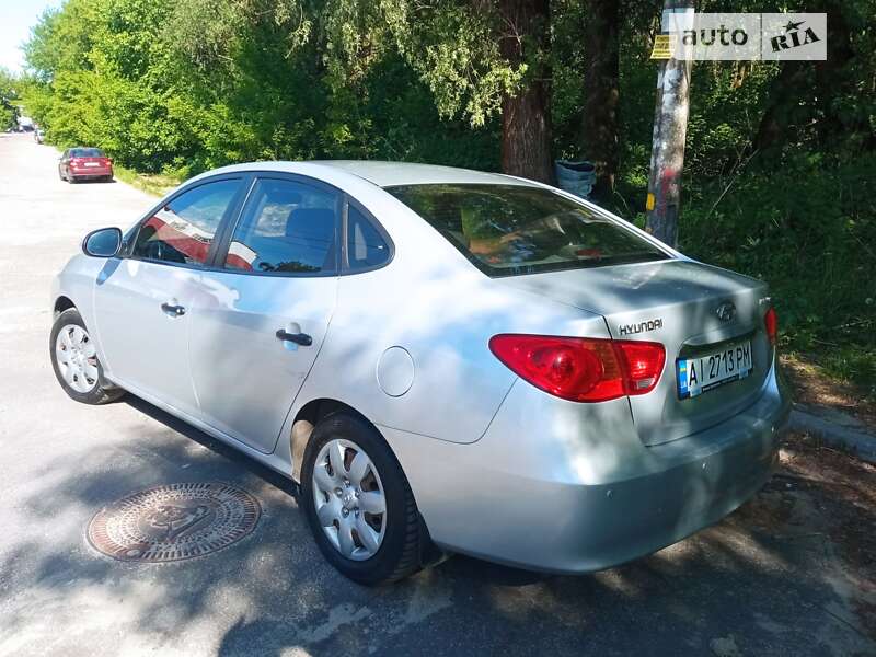 2011 hyundai elantra