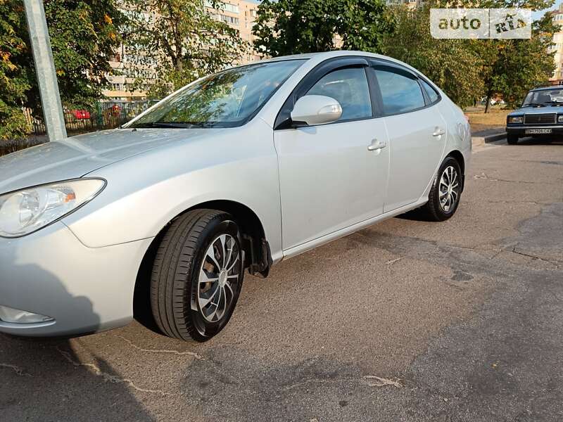 2011 hyundai elantra