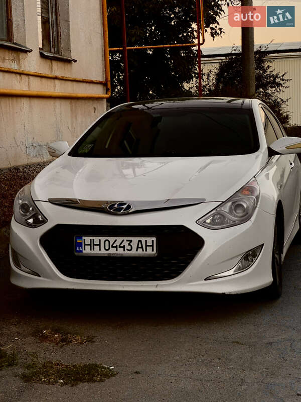 2013 HYUNDAI Sonata