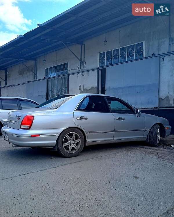 2000 hyundai xg