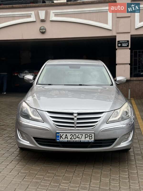 2012 hyundai genesis