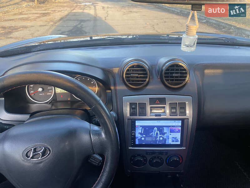 2004 hyundai tiburon