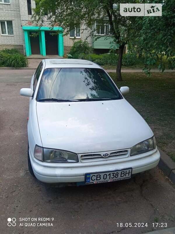 1993 hyundai lantra