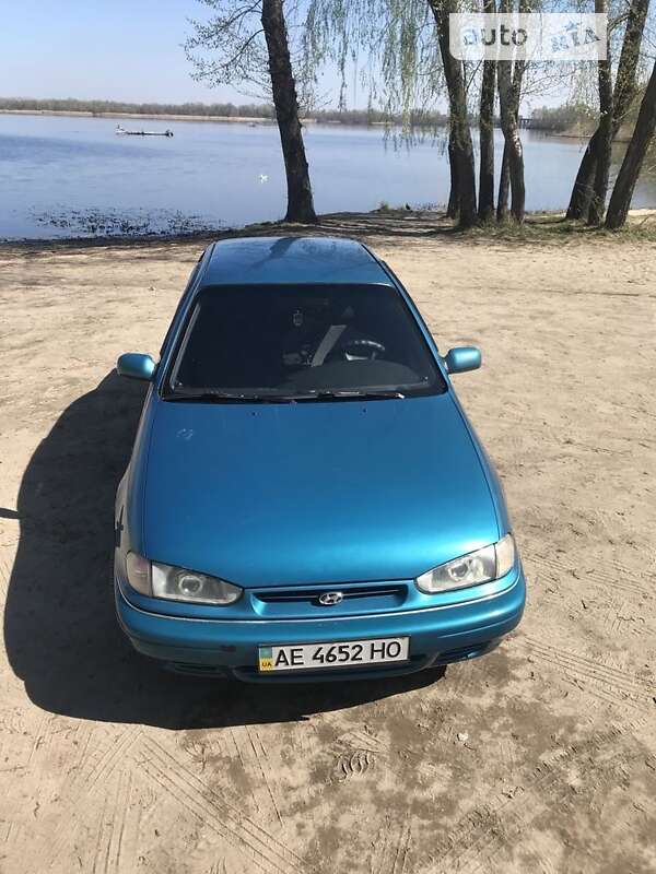 1993 hyundai lantra