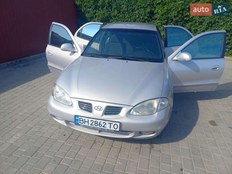 1999 hyundai avante