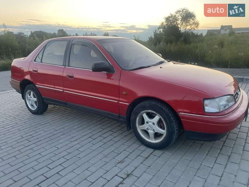 1992 hyundai lantra