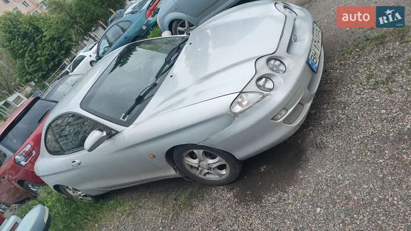 2000 hyundai coupe