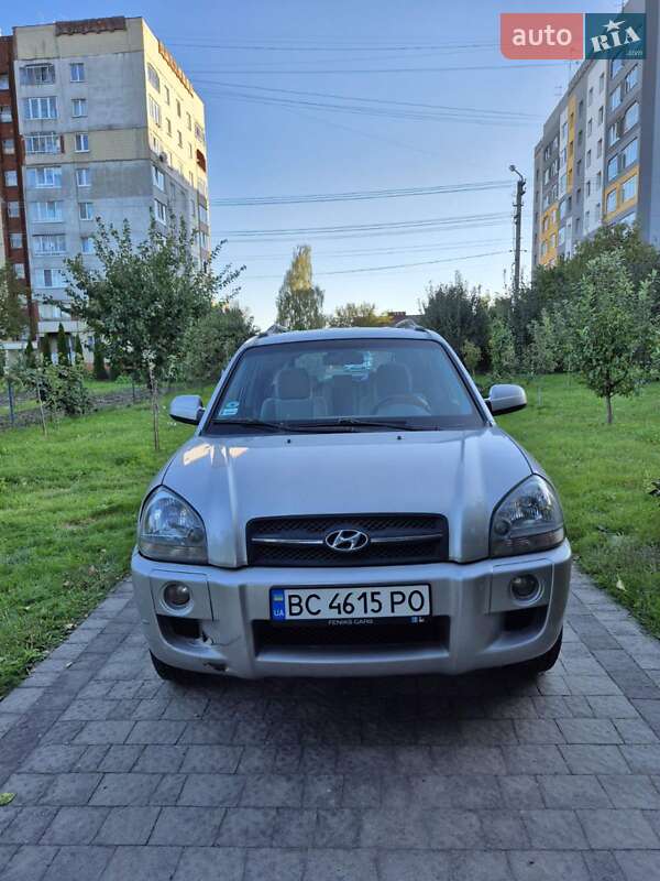 2004 hyundai tucson