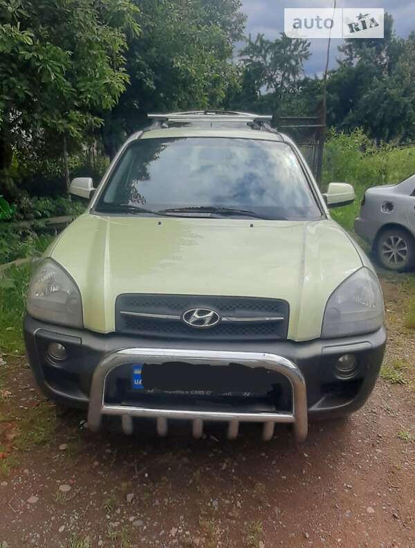 2004 hyundai tucson