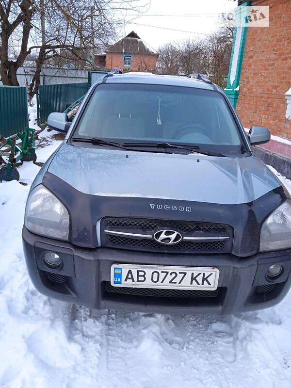 2004 hyundai tucson