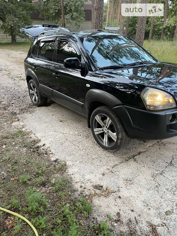 2004 hyundai tucson