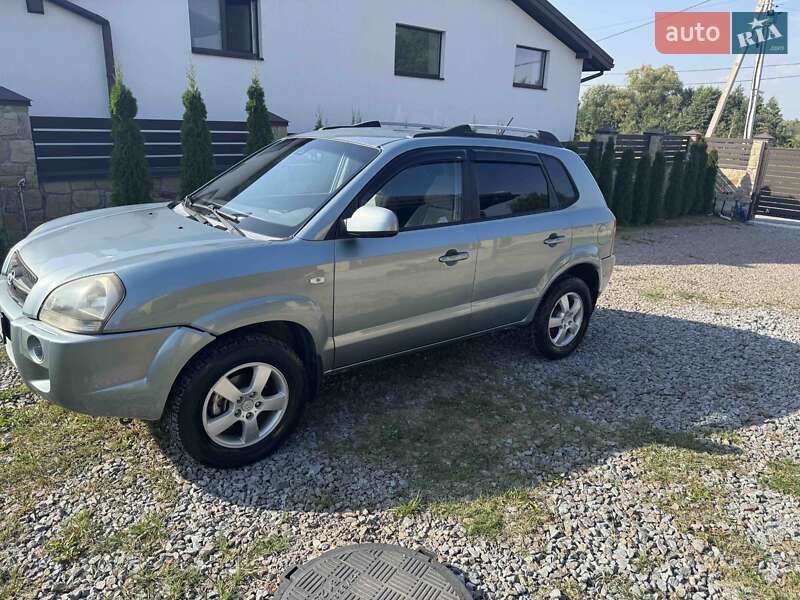 2004 hyundai tucson