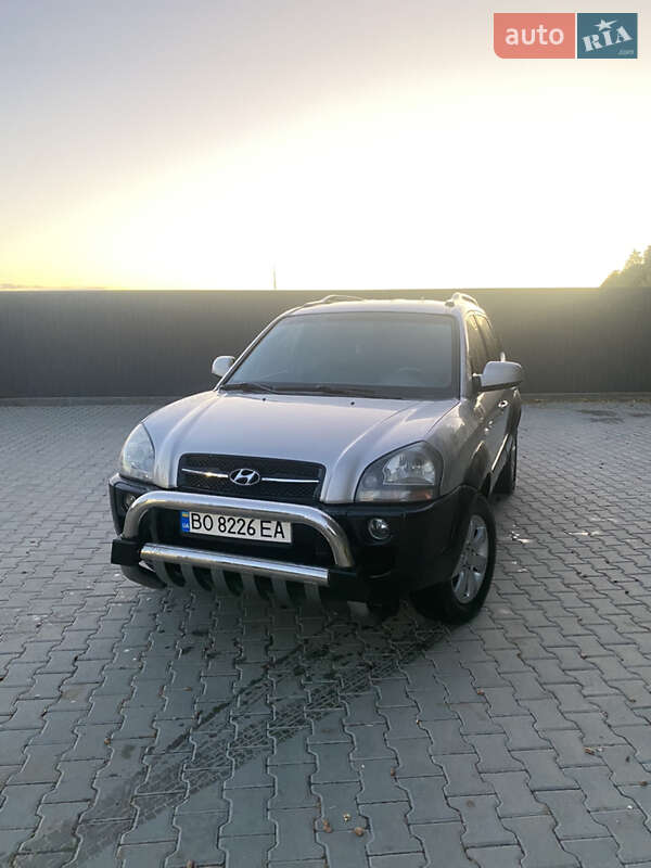 2004 hyundai tucson