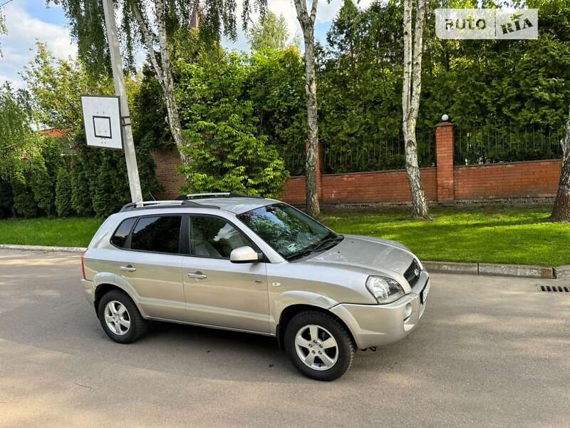 2004 hyundai tucson