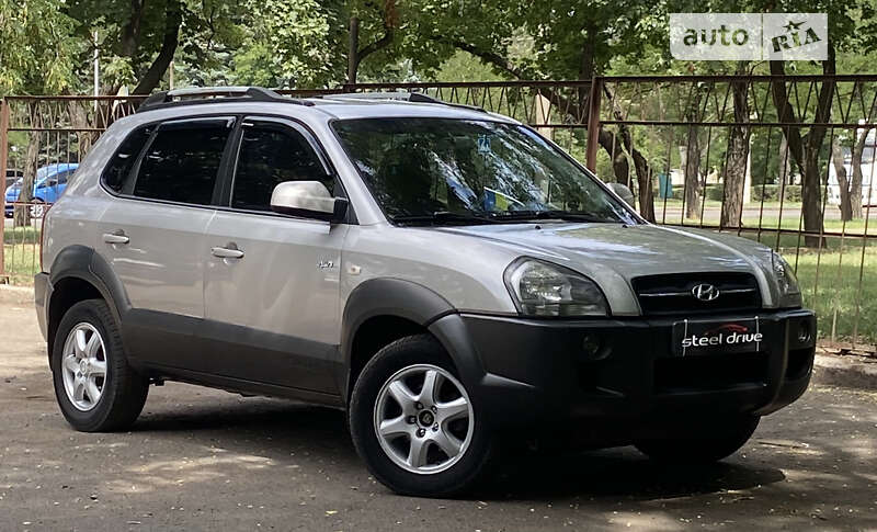 2004 hyundai tucson