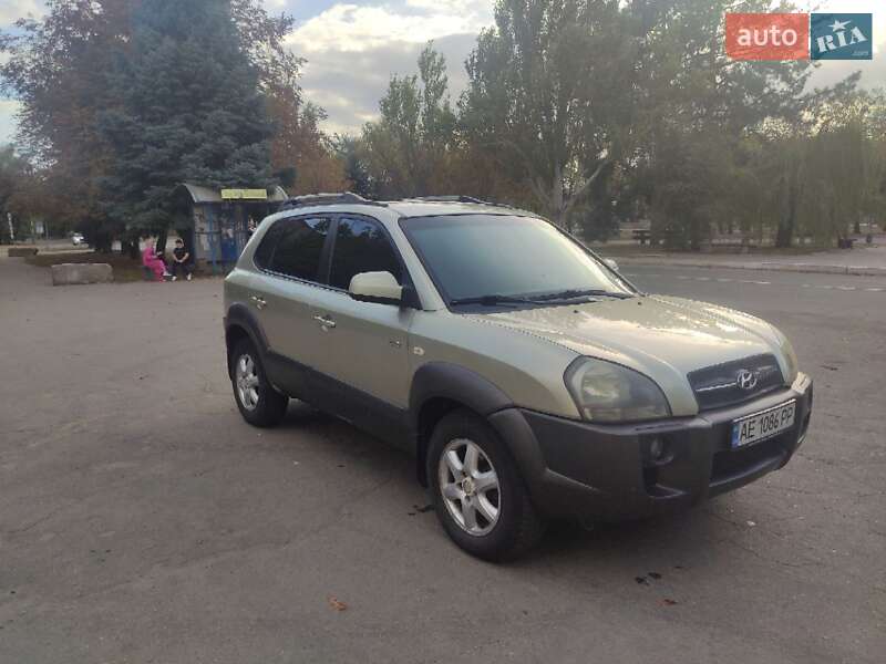 2004 hyundai tucson