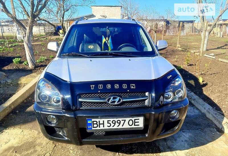 2004 hyundai tucson