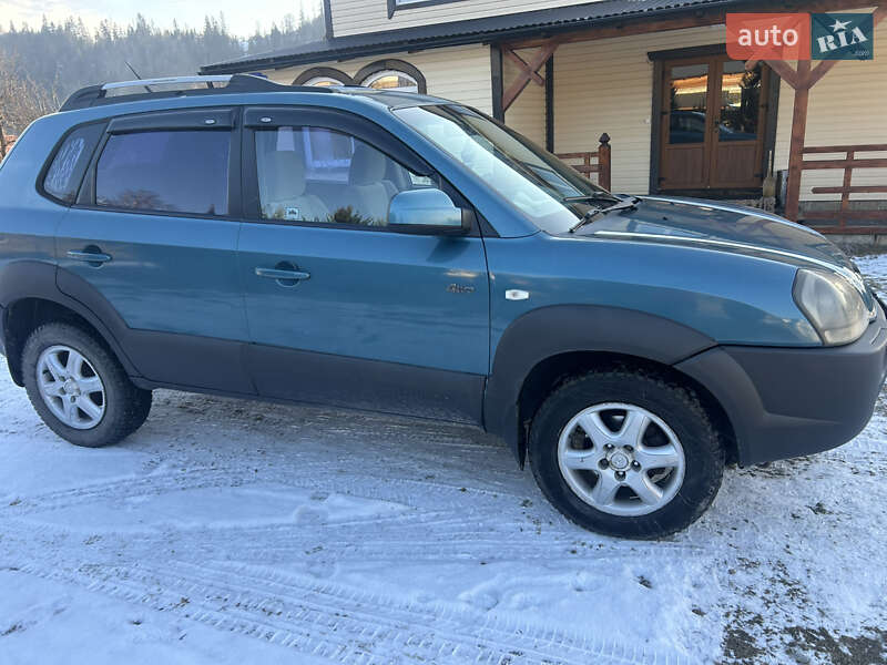 2004 hyundai tucson