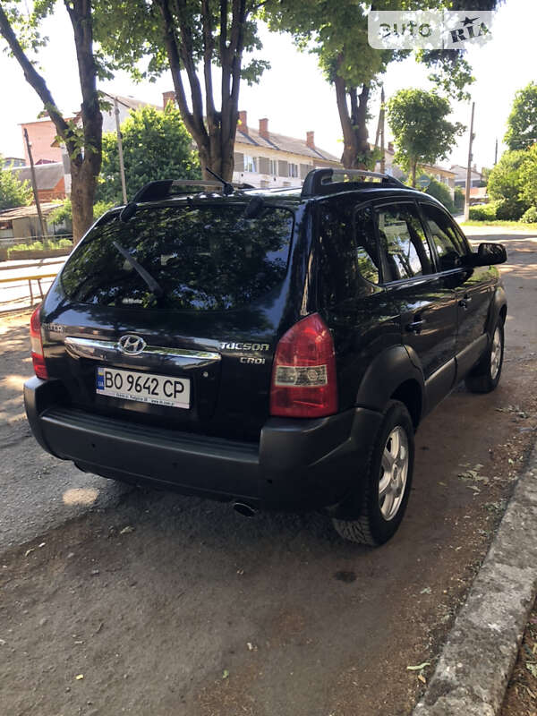 2004 hyundai tucson