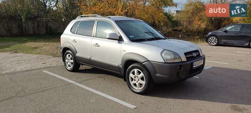 2004 hyundai tucson