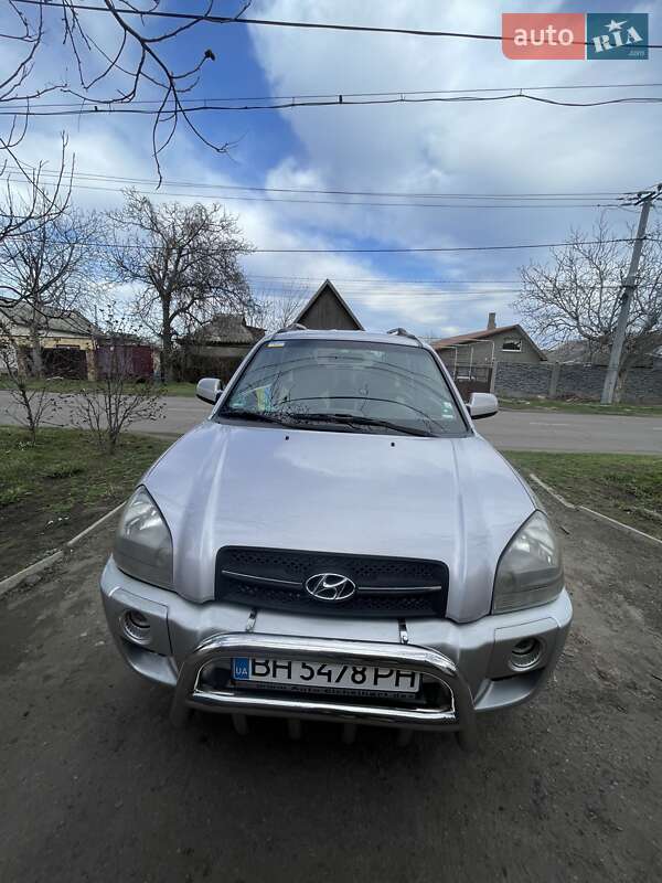 2004 hyundai tucson