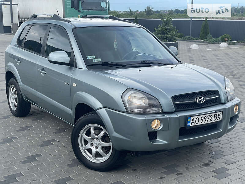 2004 hyundai tucson