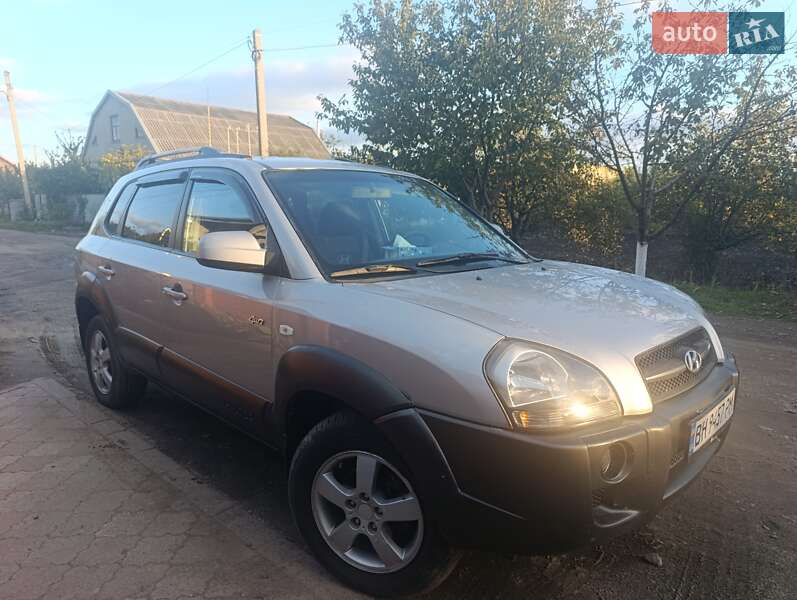 2004 hyundai tucson