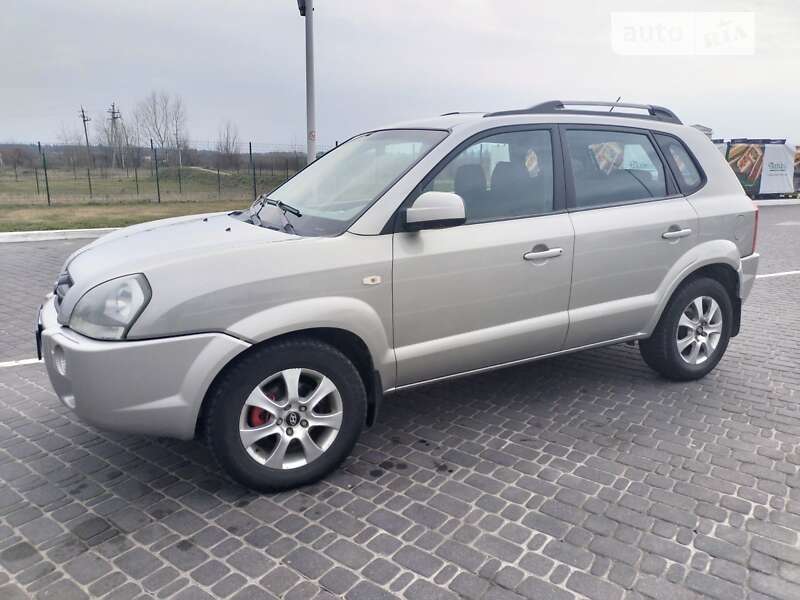 2004 hyundai tucson