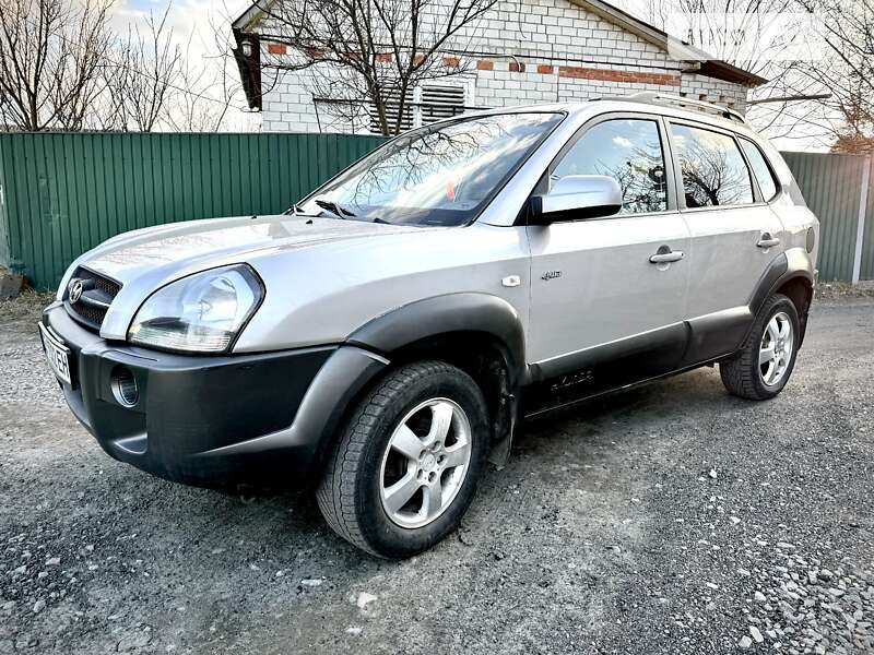 2004 hyundai tucson