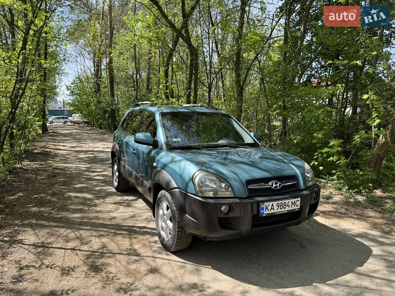 2004 hyundai tucson