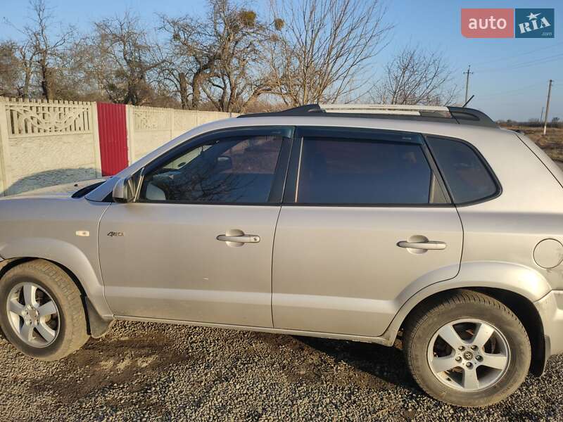 2004 hyundai tucson