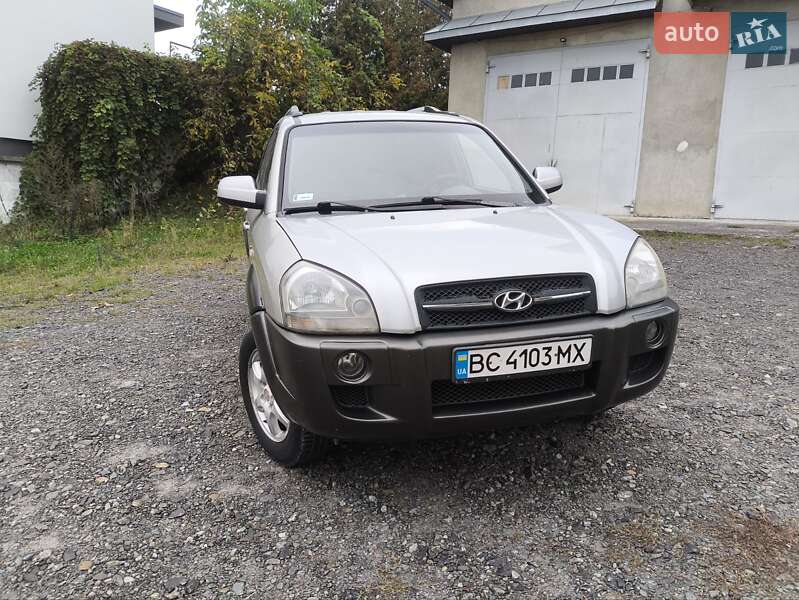 2005 hyundai tucson