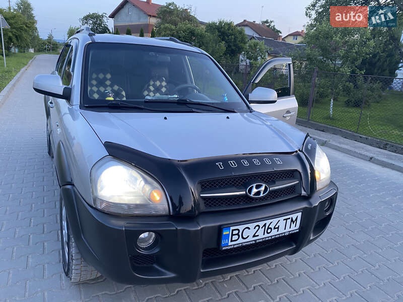 2005 hyundai tucson