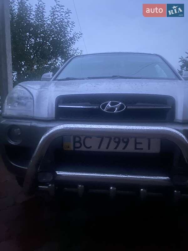 2005 hyundai tucson