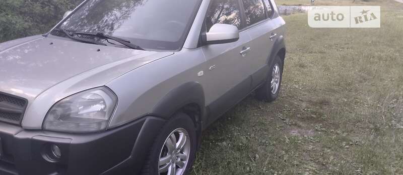 2005 hyundai tucson
