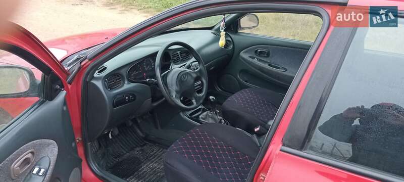1996 hyundai lantra