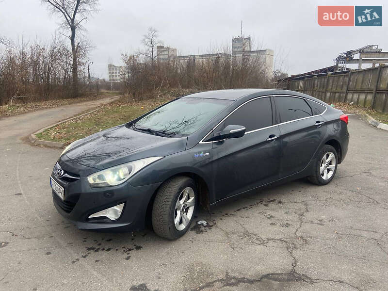 2011 hyundai i40