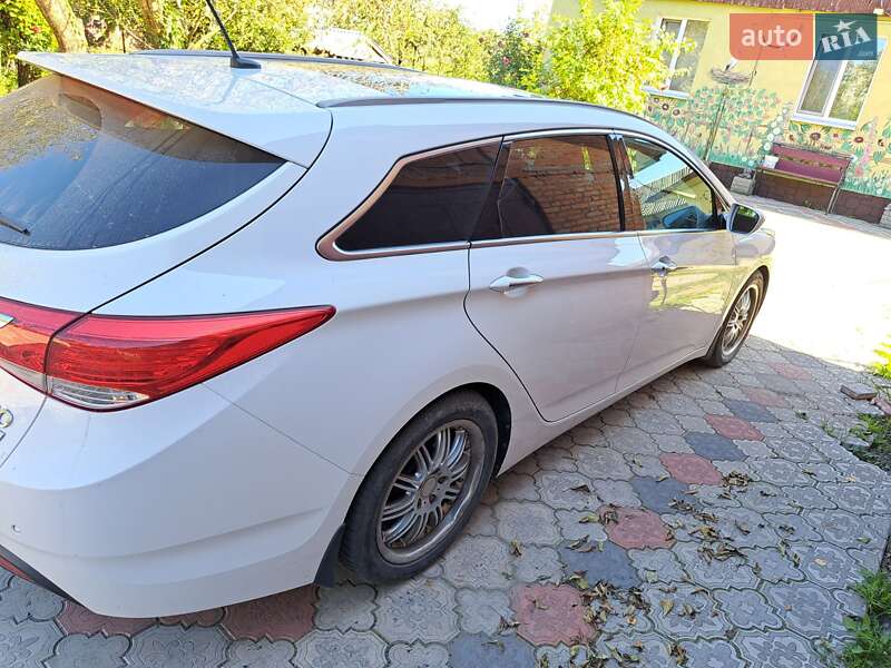 2011 hyundai i40