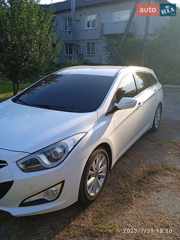 2011 hyundai i40