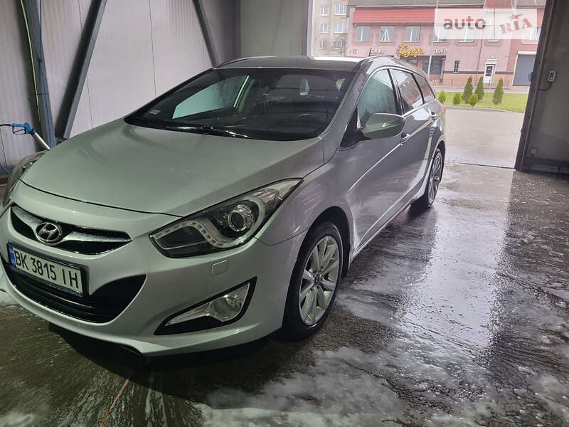 2011 hyundai i40