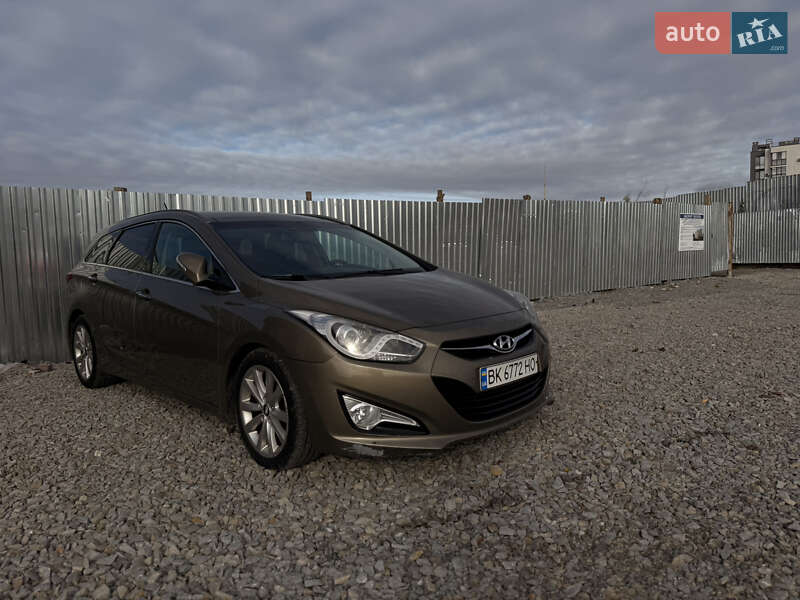 2011 hyundai i40