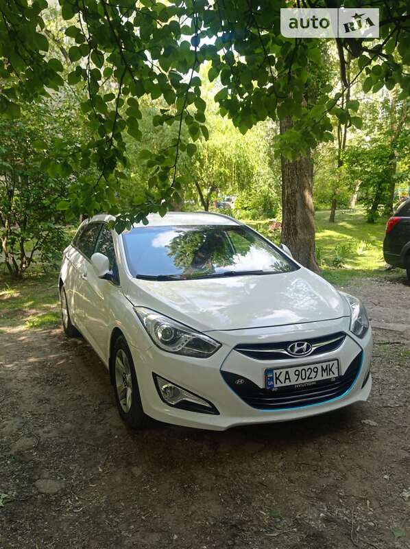 2011 hyundai i40