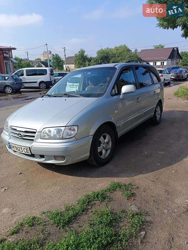 2007 hyundai trajet